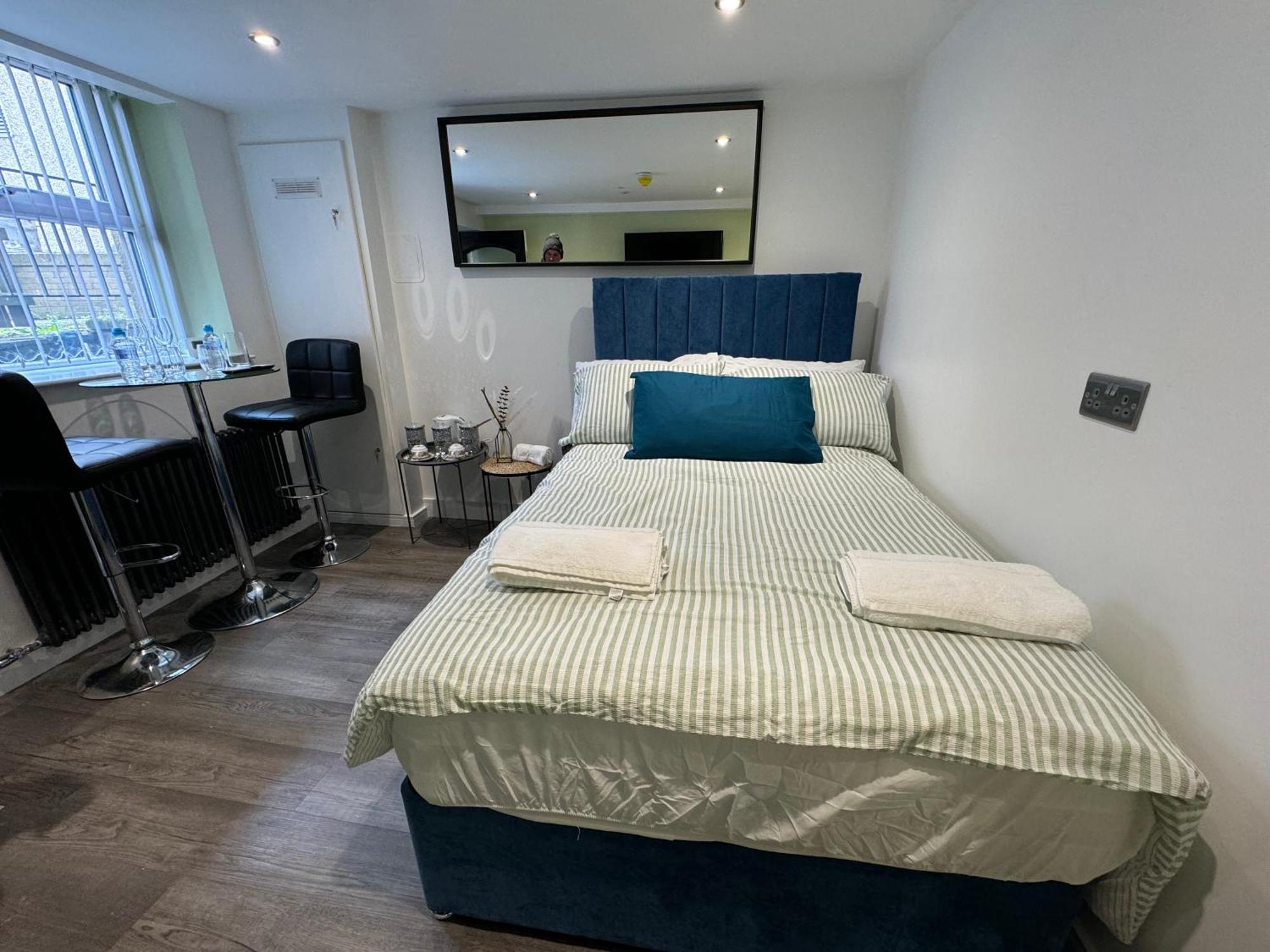 Southgate Luxury Apartments Elland Ngoại thất bức ảnh
