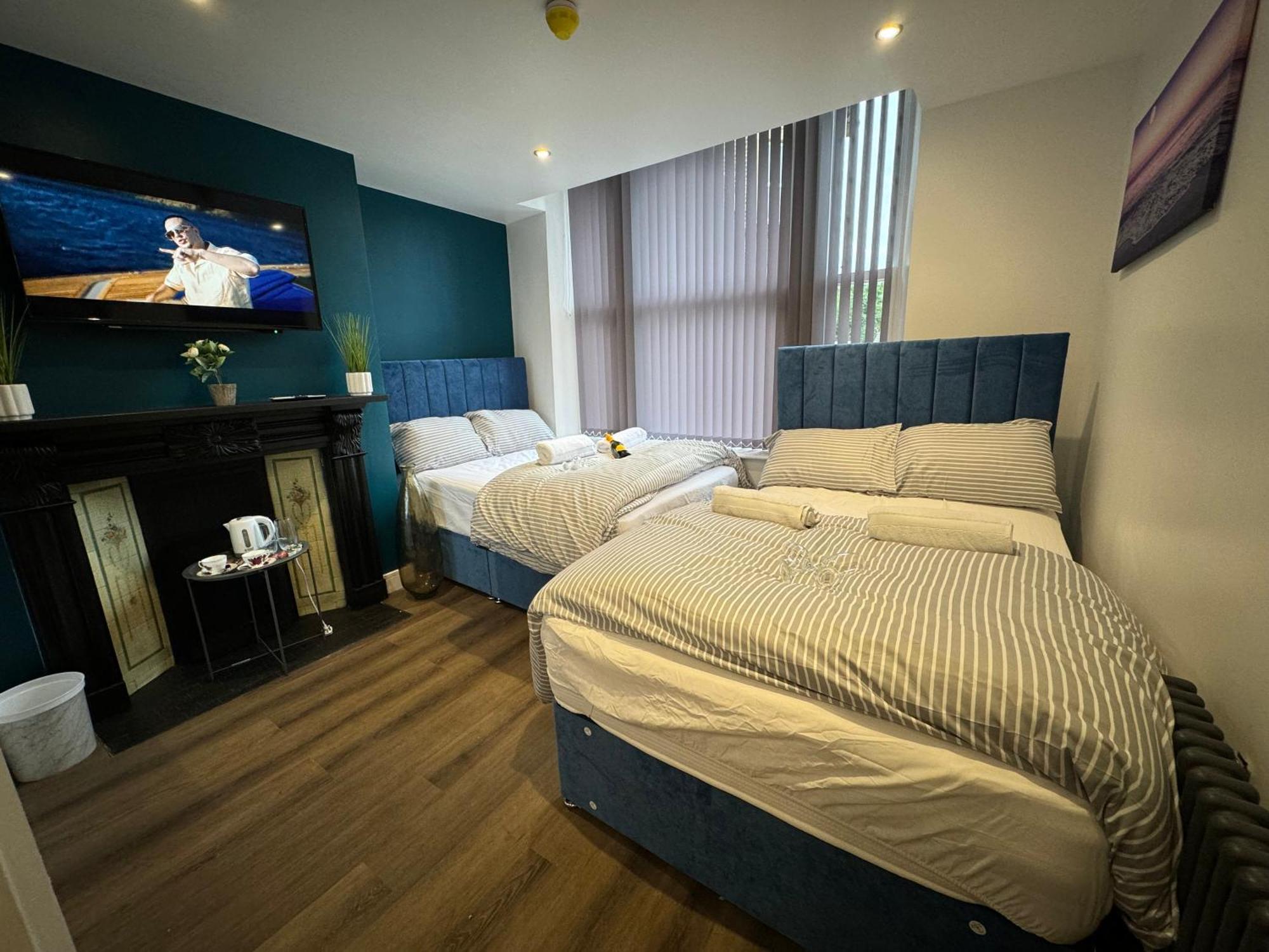 Southgate Luxury Apartments Elland Ngoại thất bức ảnh