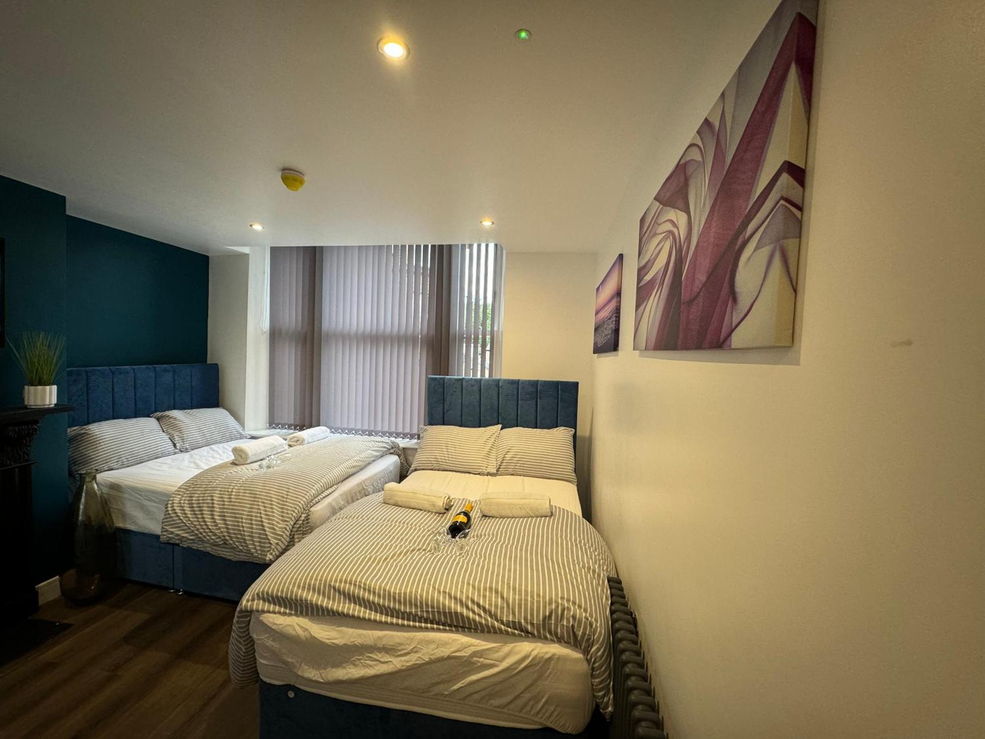 Southgate Luxury Apartments Elland Ngoại thất bức ảnh