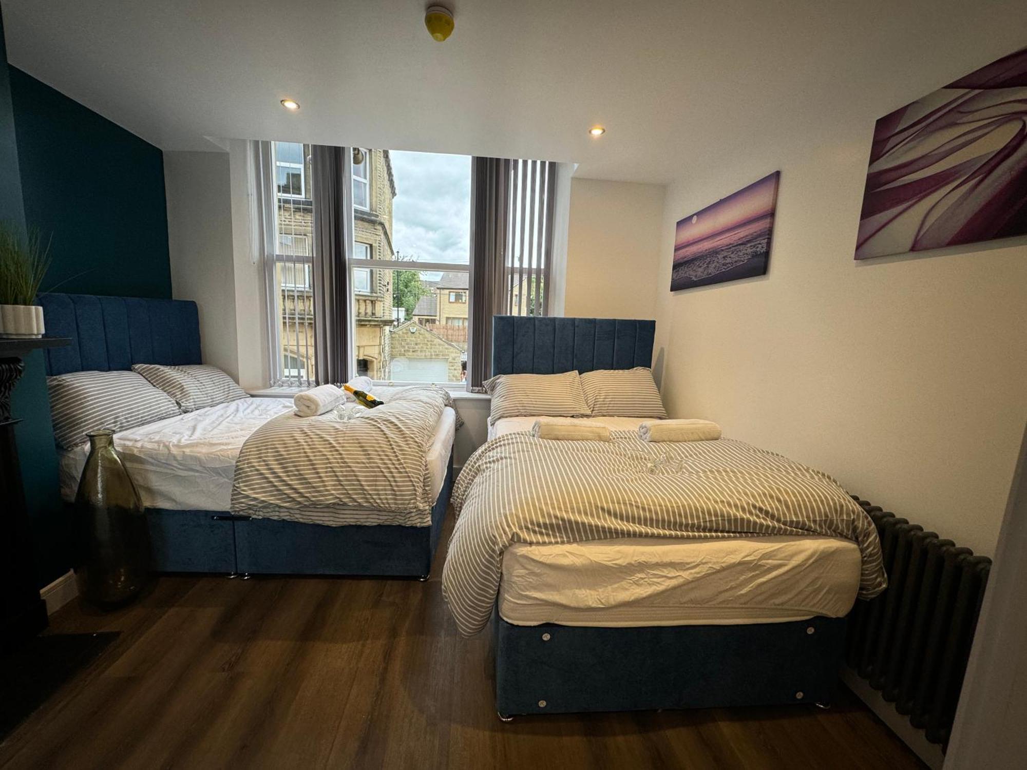 Southgate Luxury Apartments Elland Ngoại thất bức ảnh