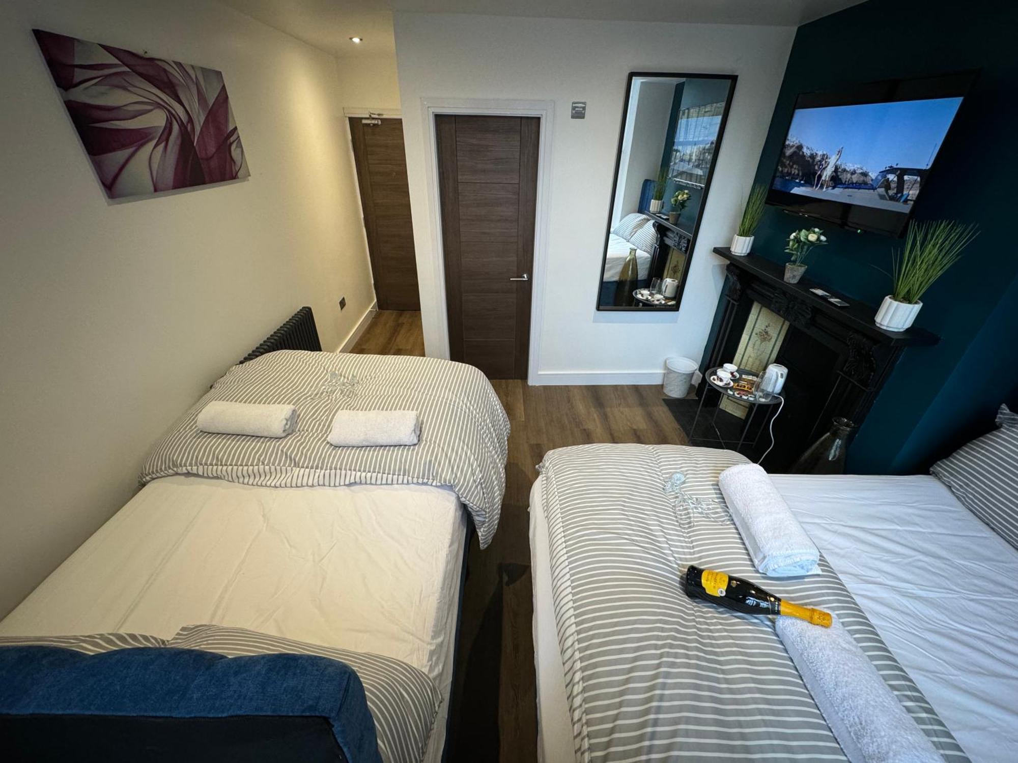 Southgate Luxury Apartments Elland Ngoại thất bức ảnh