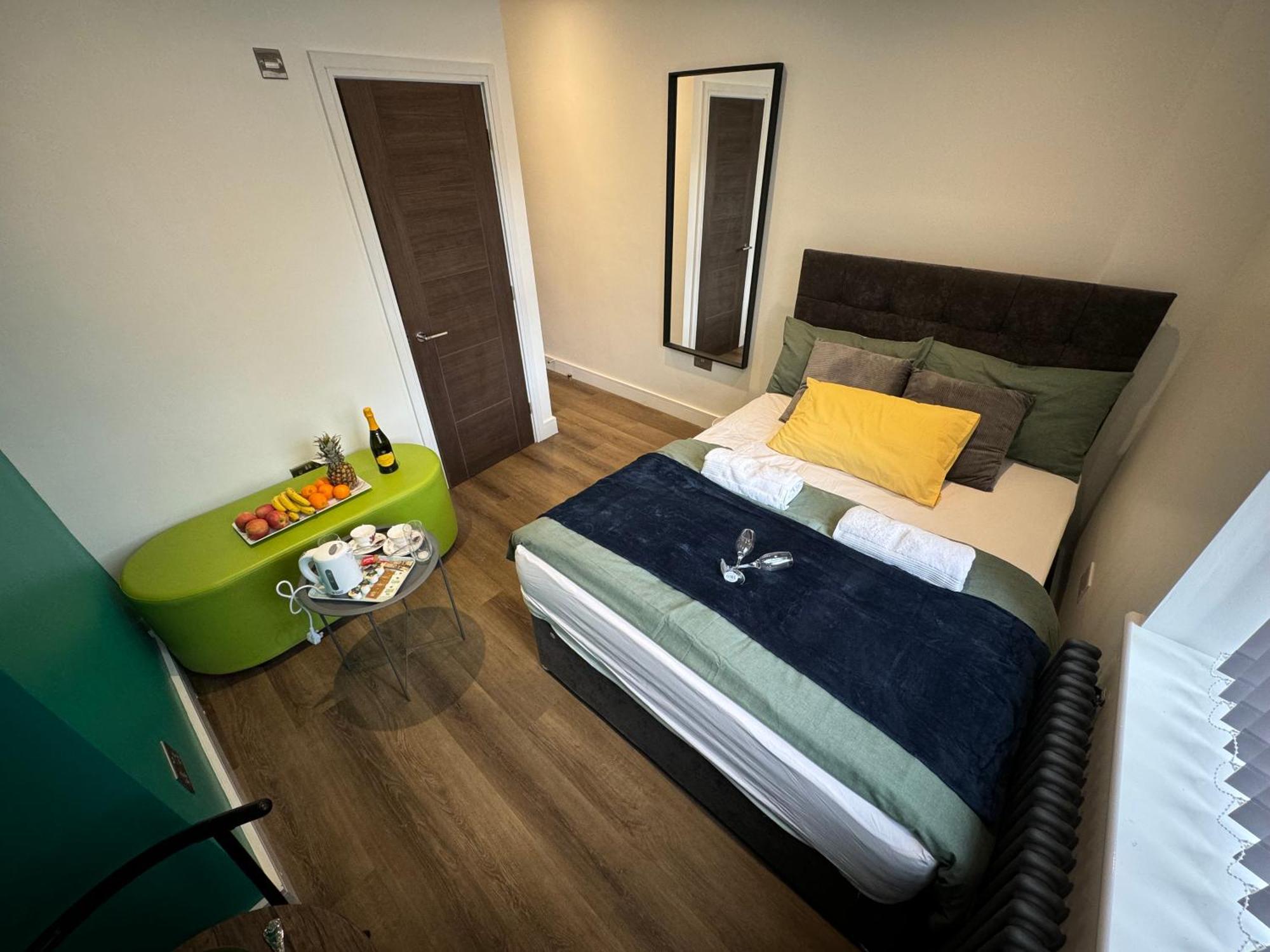 Southgate Luxury Apartments Elland Ngoại thất bức ảnh