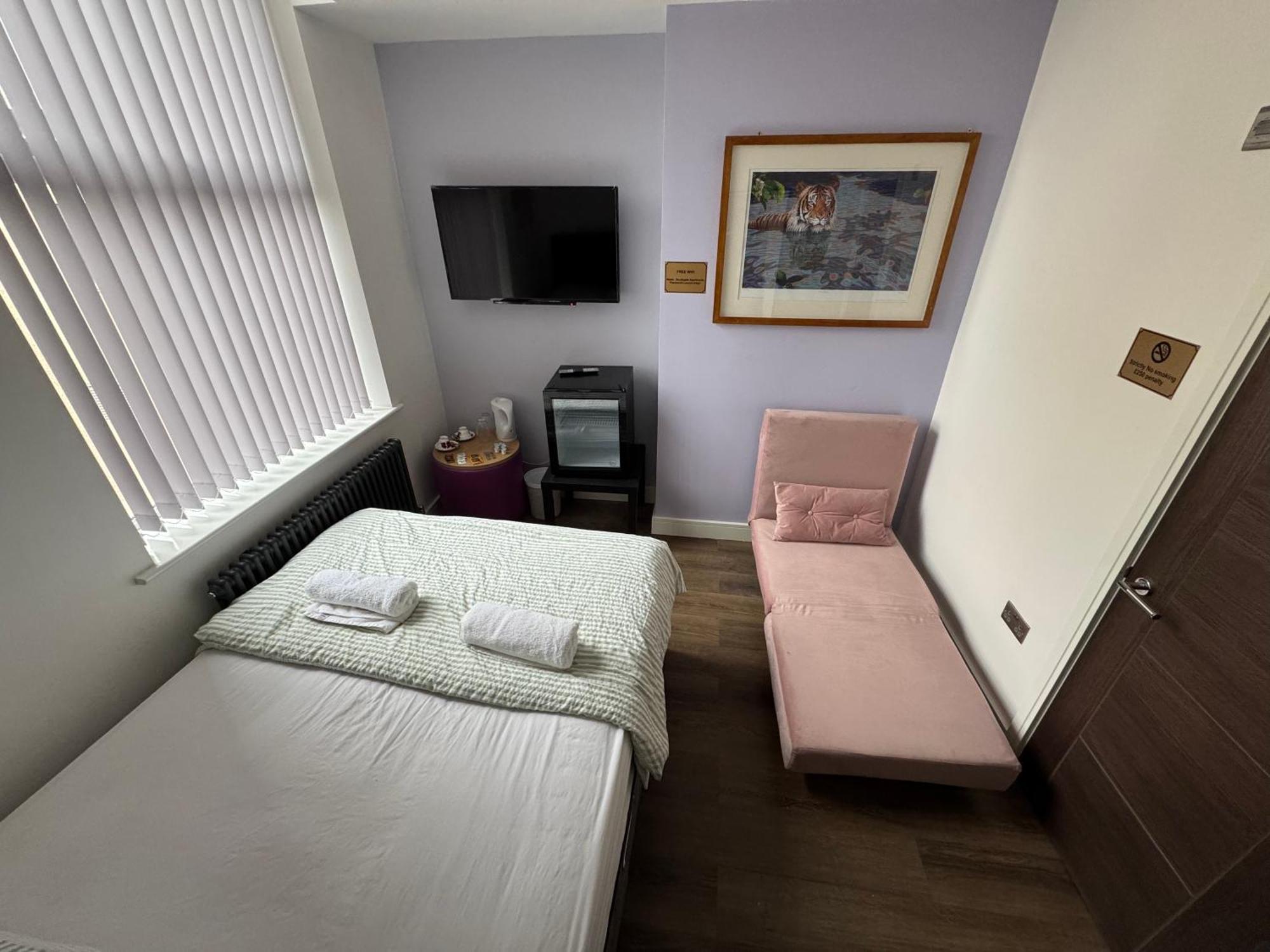 Southgate Luxury Apartments Elland Ngoại thất bức ảnh